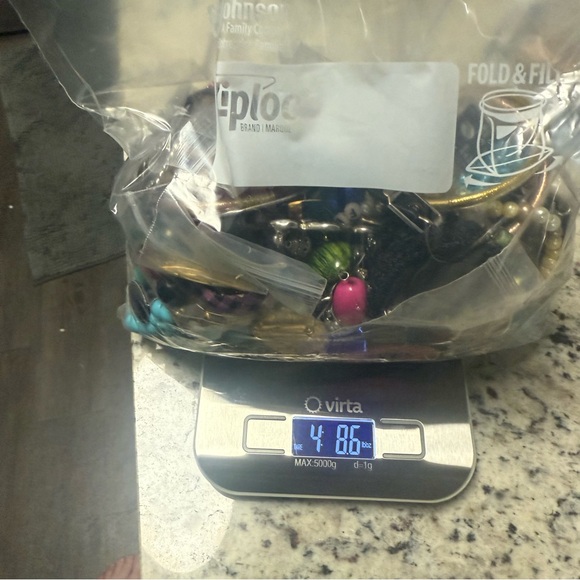 4lb SCRAP JUNK Jewelry Lot Craft Harvest Repurpose salvage Broken Vintage-Now - Picture 5 of 6